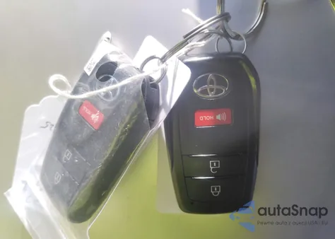 2024 Toyota Corolla Cross Hybrid Se z USA, uszkodzony, nr VIN 7MUFBABG4RV059072